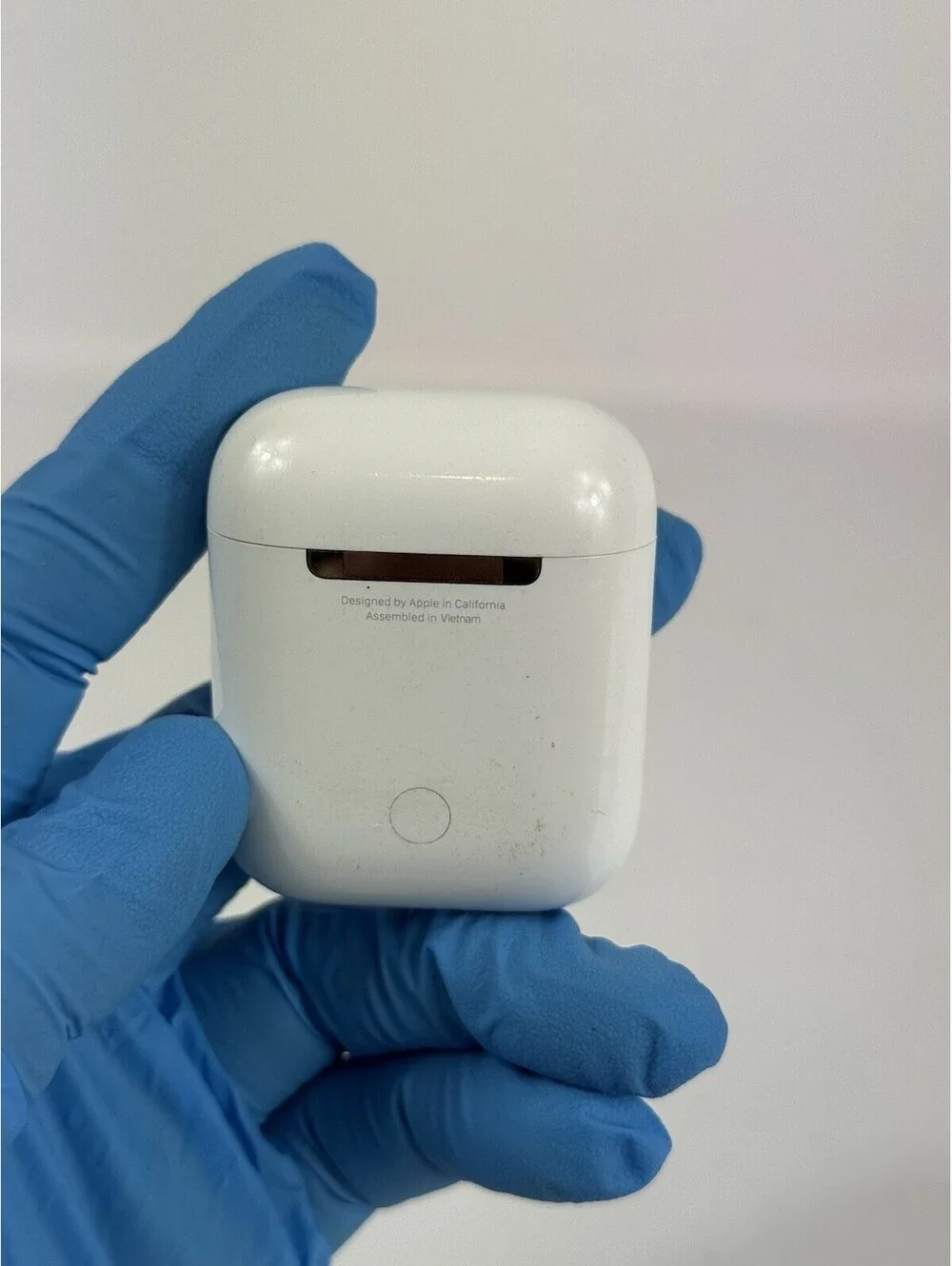 Apple airpods charging